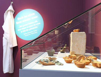 Ausstellung "Heilende Schätze aus der Tiefe - 400 Jahre Gesundheitstourismus im Burgenland" im Landesmuseum