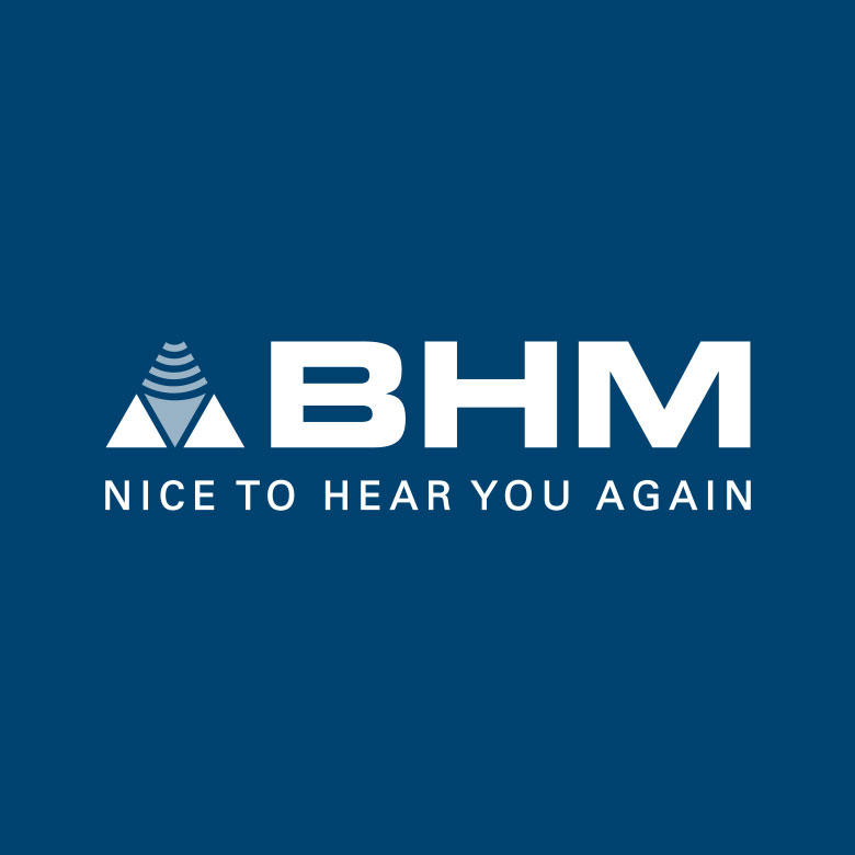 BHM Redesign / Logo auf blauem Hintergrund